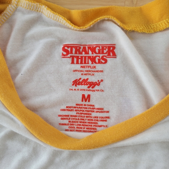 Stranger Things Leggo my eggo shirt - Picture 4 of 6